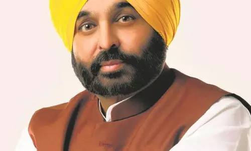 पंजाब में सियासी घमासान, बीजेपी ने भगवंत मान से मांगा इस्तीफा पंजाब में सियासी घमासान, बीजेपी ने भगवंत मान से मांगा इस्तीफा