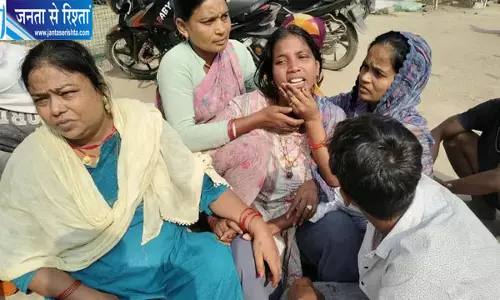 बालू लदे ट्रैक्टर ने बाइक सवार दो मौसेरे भाइयों को रौंदा, 17 वर्षीय किशोर की मौत, दूसरा घायल बालू लदे ट्रैक्टर ने बाइक सवार दो मौसेरे भाइयों को रौंदा, 17 वर्षीय किशोर की मौत, दूसरा घायल