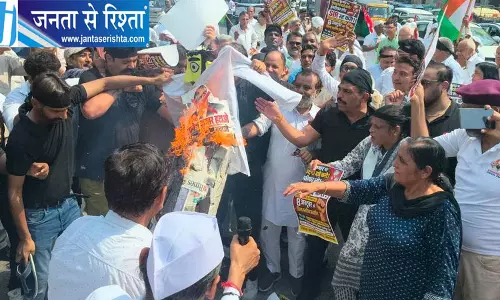 रोहतक में एसआईआर के खिलाफ कांग्रेस-सीपीएम एकजुट, किया प्रदर्शन रोहतक में एसआईआर के खिलाफ कांग्रेस-सीपीएम एकजुट, किया प्रदर्शन