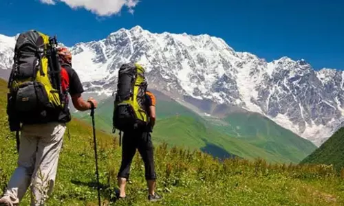 कश्मीर में ट्रेकिंग के दौरान लापता हुए श्रीनगर के दो युवक सुरक्षित मिले