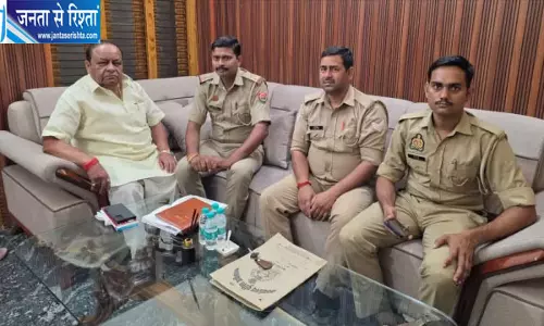 दिल्ली प्रदर्शन से पहले दो नेताओं को रोका दिल्ली प्रदर्शन से पहले दो नेताओं को रोका