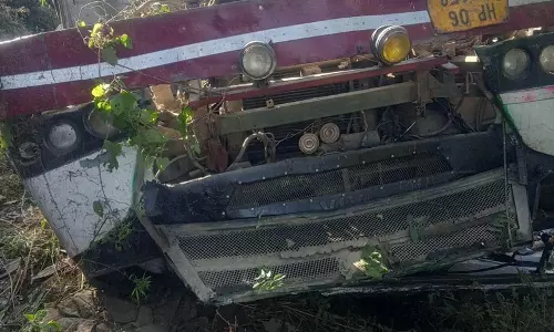 शिमला के रामपुर में दर्दनाक बस हादसा, एक की मौत, 15 घायल