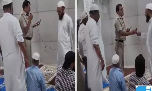 10 अक्टूबर के प्रदर्शन से पहले पुलिसकर्मी की अपील का वीडियो वायरल, मस्जिद जाने वालों से कही ये बात 10 अक्टूबर के प्रदर्शन से पहले पुलिसकर्मी की अपील का वीडियो वायरल, मस्जिद जाने वालों से कही ये बात