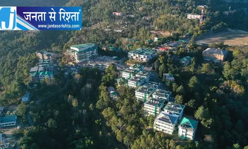सोलन: दो दिन बाद नौणी विश्वविद्यालय के रजिस्ट्रार पद पर लौटे आचार्य सोलन: दो दिन बाद नौणी विश्वविद्यालय के रजिस्ट्रार पद पर लौटे आचार्य
