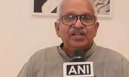 पिनाराई विजयन के खिलाफ याचिका पर सियासी घमासान