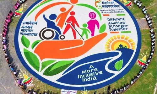 विशाल रंगोली में साकार हुआ समावेशी और विकसित भारत का संकल्प विशाल रंगोली में साकार हुआ समावेशी और विकसित भारत का संकल्प
