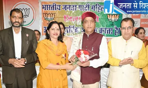 हिमाचल में कांग्रेस पर जय राम ठाकुर का हमला, अंदरूनी कलह और एसआईआर का उठाया मुद्दा हिमाचल में कांग्रेस पर जय राम ठाकुर का हमला, अंदरूनी कलह और एसआईआर का उठाया मुद्दा