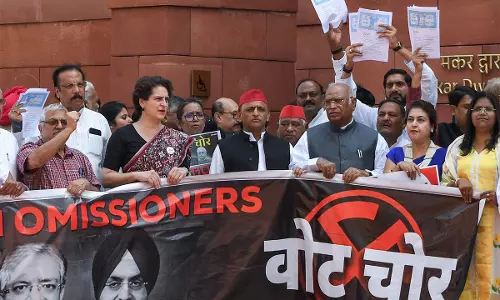 INDIA गठबंधन के सांसद आज राष्ट्रपति से मिलेंगे CEC के इस्तीफे की मांग INDIA गठबंधन के सांसद आज राष्ट्रपति से मिलेंगे CEC के इस्तीफे की मांग