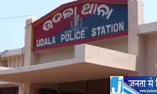 एम्बुलेंस में आग लगने से गई मरीज की जान, दो लोग घायल
