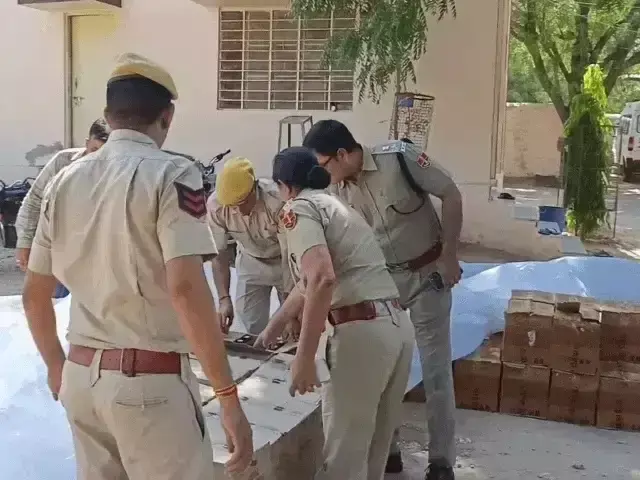 नागौर में शराब तस्करी का खुलासा, चावल के कट्टों के पीछे मिलीं 132 पेटियां