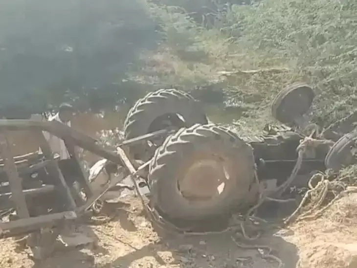 सड़क पर नीलगाय आई सामने, ट्रैक्टर पलटने से किसान की मौत
