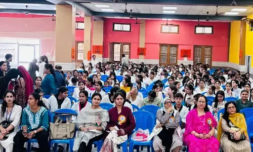युवतियों से आह्वान, क्षमता पहचानकर समाज को नई दिशा दें