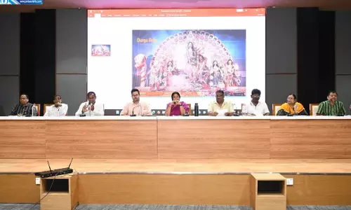 दुर्गा पूजा से पहले BMC का बड़ा निर्देश, 7 दिन में सुधरेंगी सड़कें दुर्गा पूजा से पहले BMC का बड़ा निर्देश, 7 दिन में सुधरेंगी सड़कें