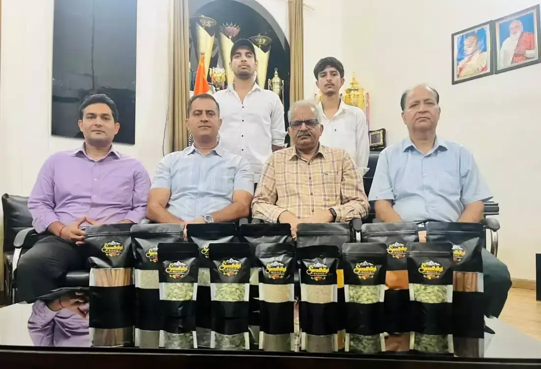 स्थानीय मसालों के कारोबार में उतरे जीजीएम कॉलेज के दो छात्र