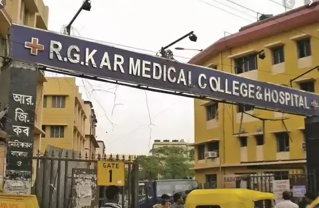 आरजी कर मामले में सबूत मिटाने के आरोप, सीएम शुभेंदु ने दिए कार्रवाई के संकेत आरजी कर मामले में सबूत मिटाने के आरोप, सीएम शुभेंदु ने दिए कार्रवाई के संकेत