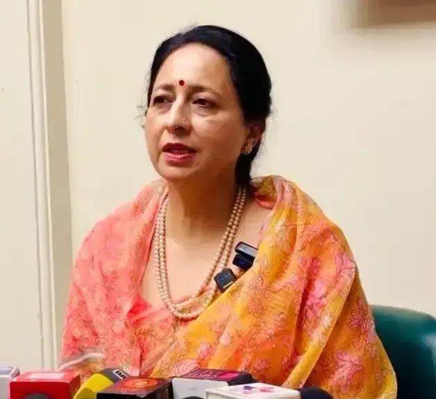 प्रो. अनुपमा सिंह ने सड़क निर्माण की गुणवत्ता पर उठाए सवाल प्रो. अनुपमा सिंह ने सड़क निर्माण की गुणवत्ता पर उठाए सवाल