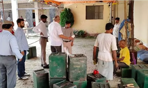 यूपी विधानसभा चुनाव 2027 की तैयारी तेज, चंदौली में 12 अक्टूबर से EVM की जांच