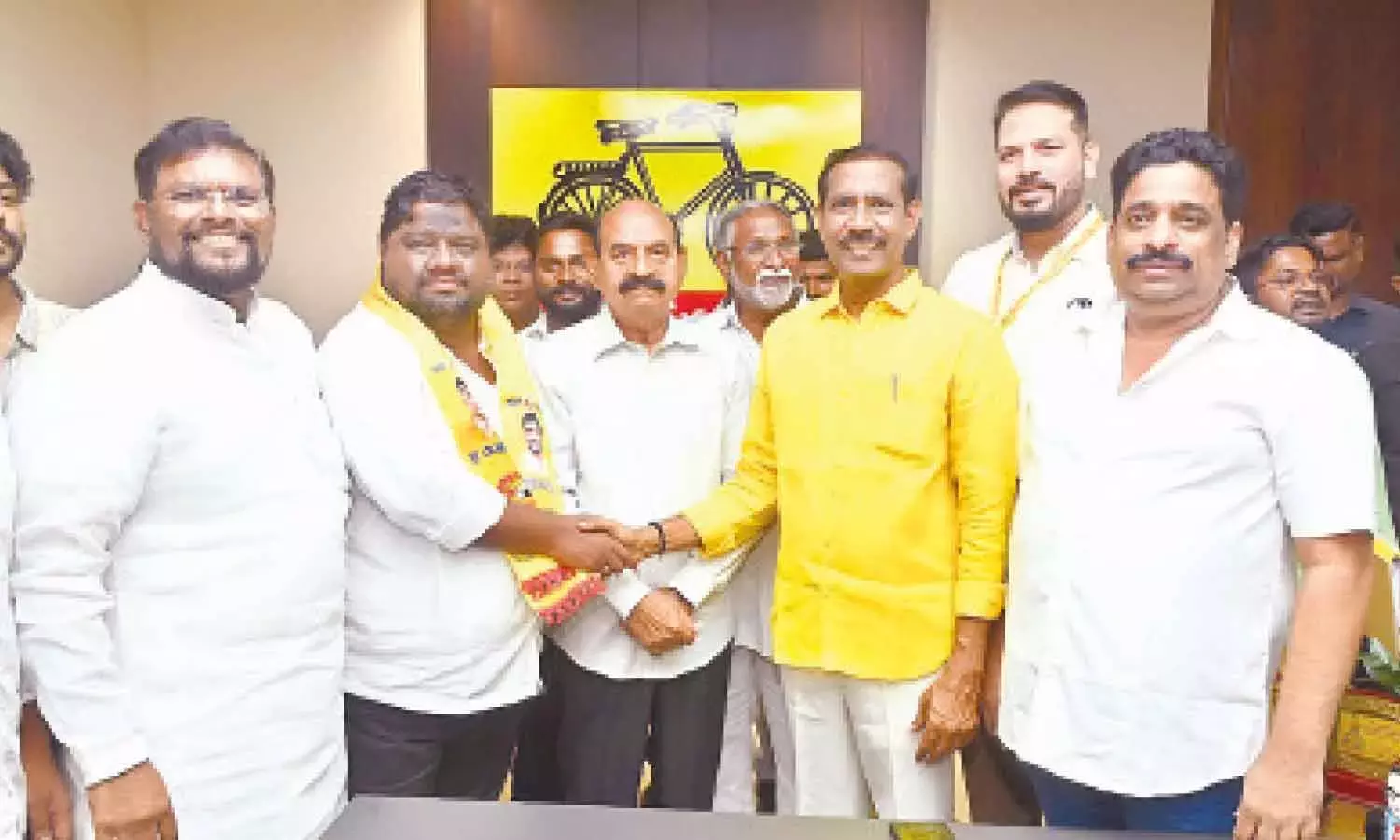 वक्फ बोर्ड के निदेशक शेख खाजा टीडीपी में शामिल हुए वक्फ बोर्ड के निदेशक शेख खाजा टीडीपी में शामिल हुए