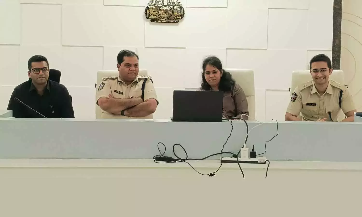 Andhra: पूर्वी गोदावरी में 4,398 मतदान केंद्र बनाए गए हैं Andhra: पूर्वी गोदावरी में 4,398 मतदान केंद्र बनाए गए हैं