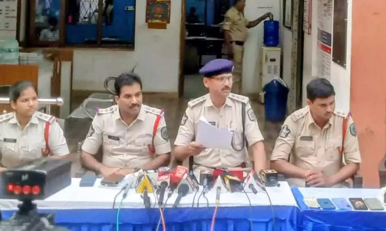 Andhra: विशाखापत्तनम में नशीले पदार्थों के साथ तीन लोग गिरफ्तार