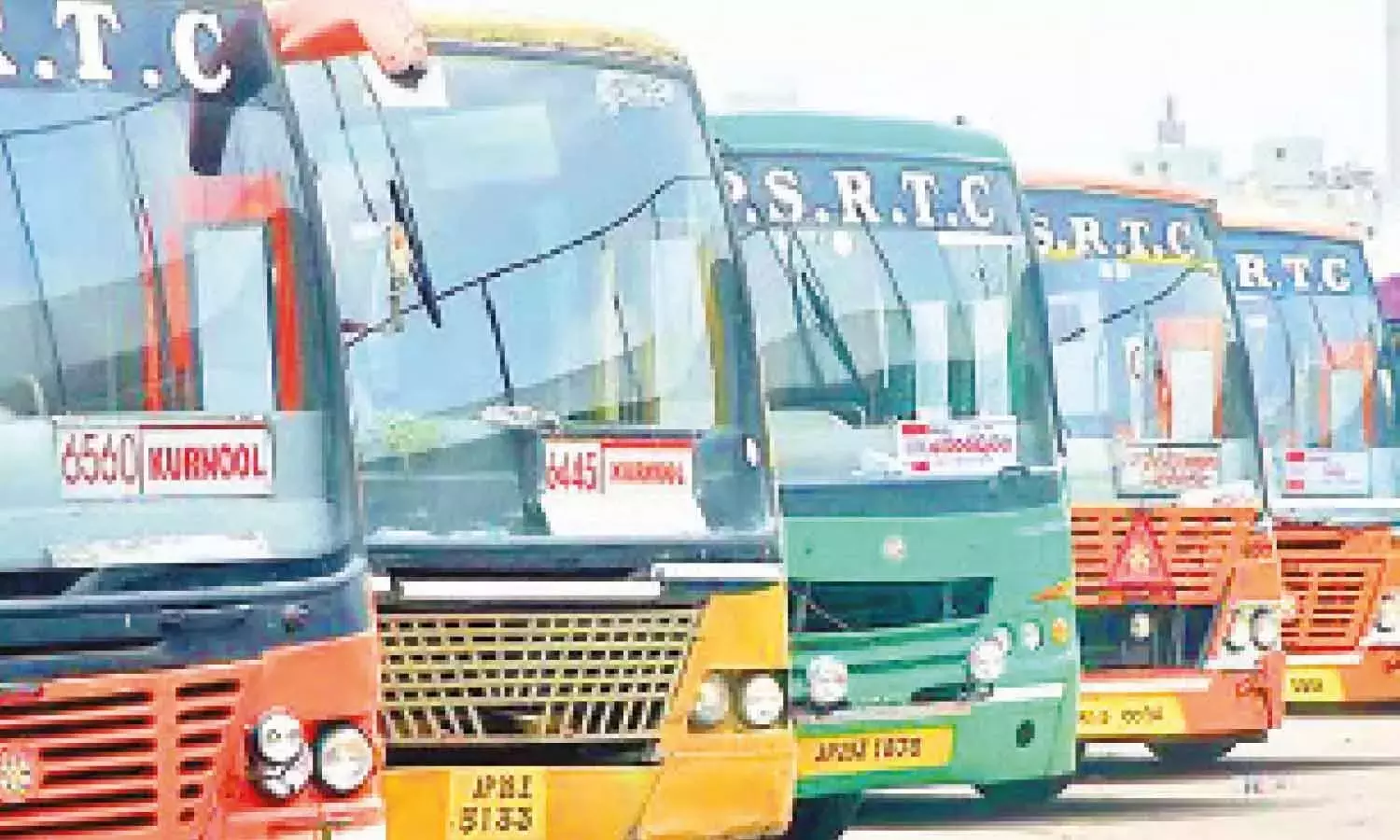 APSRTC दशहरा की भीड़ के लिए 5,261 स्पेशल बसें चलाएगा APSRTC दशहरा की भीड़ के लिए 5,261 स्पेशल बसें चलाएगा