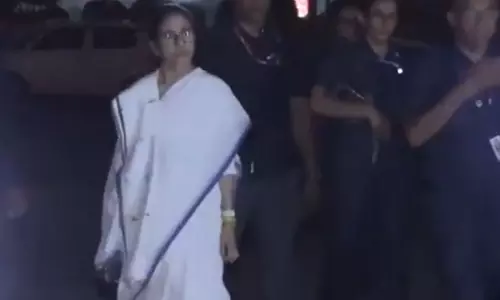 दिल्ली में विपक्ष की बड़ी हलचल, राष्ट्रपति से मिलने जा रहीं ममता बनर्जी दिल्ली में विपक्ष की बड़ी हलचल, राष्ट्रपति से मिलने जा रहीं ममता बनर्जी