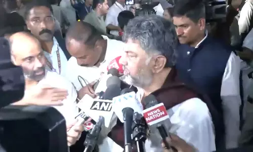 विजय चौक पर INDIA गठबंधन का प्रदर्शन, डीके शिवकुमार भी हुए शामिल