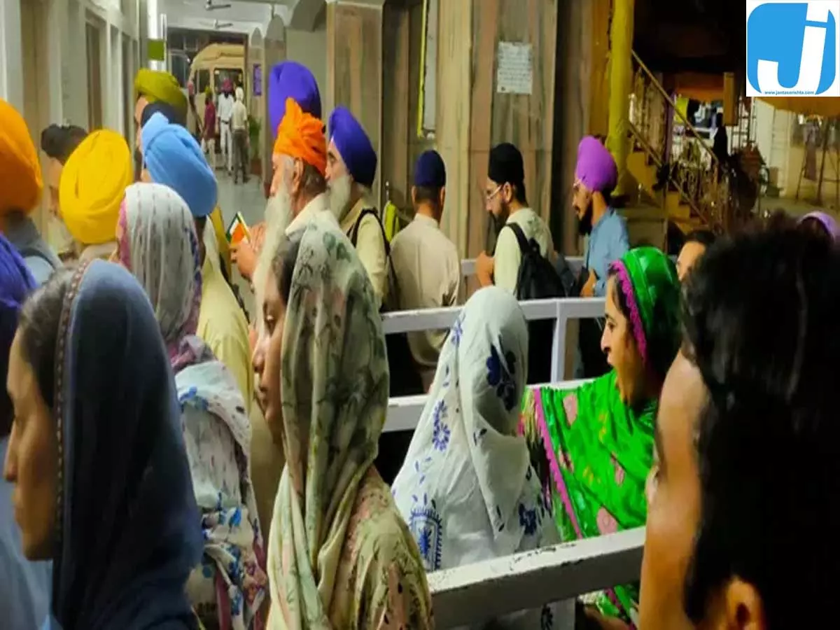 हेमकुंड साहिब के कपाट कल होंगे बंद, 3.68 लाख से अधिक श्रद्धालुओं ने किए दर्शन हेमकुंड साहिब के कपाट कल होंगे बंद, 3.68 लाख से अधिक श्रद्धालुओं ने किए दर्शन