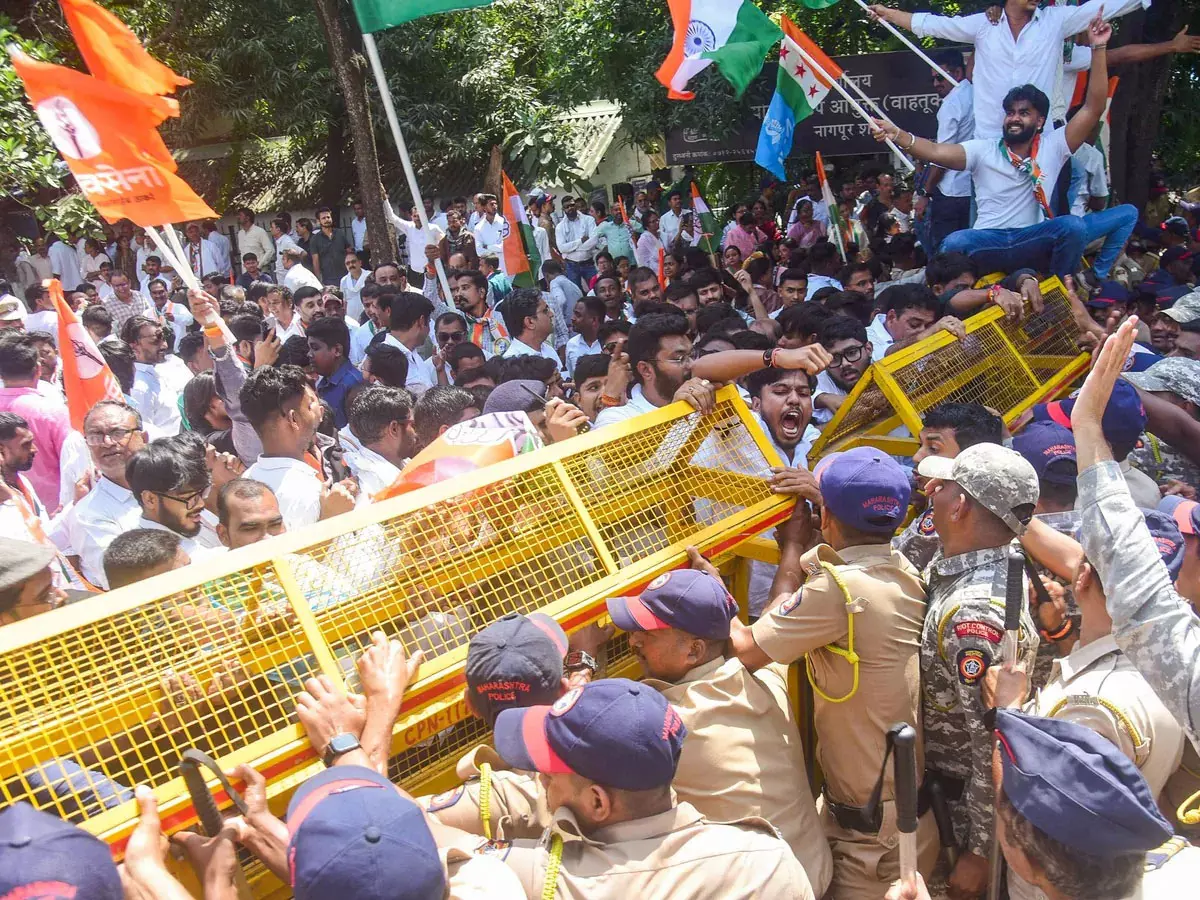 CJP के प्रदर्शन से पहले महाराष्ट्र में पुलिस की कार्रवाई पर विवाद CJP के प्रदर्शन से पहले महाराष्ट्र में पुलिस की कार्रवाई पर विवाद