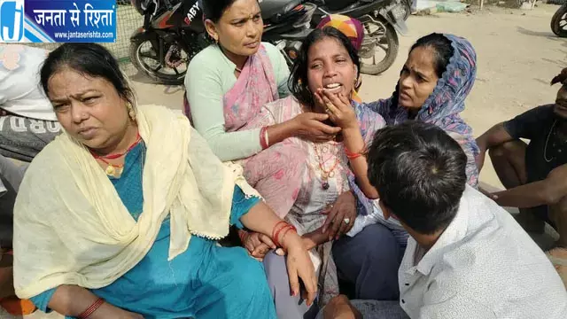 बालू लदे ट्रैक्टर ने बाइक सवार दो मौसेरे भाइयों को रौंदा, 17 वर्षीय किशोर की मौत, दूसरा घायल बालू लदे ट्रैक्टर ने बाइक सवार दो मौसेरे भाइयों को रौंदा, 17 वर्षीय किशोर की मौत, दूसरा घायल