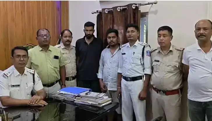 चायपत्ती लदा ट्रक गायब करने का आरोप, चालक समेत दो गिरफ्तार चायपत्ती लदा ट्रक गायब करने का आरोप, चालक समेत दो गिरफ्तार