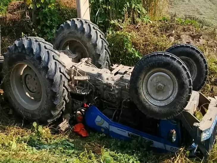 फरीदाबाद में ट्रैक्टर पलटने से किसान की मौत, परिवार पर टूटा दुखों का पहाड़ फरीदाबाद में ट्रैक्टर पलटने से किसान की मौत, परिवार पर टूटा दुखों का पहाड़