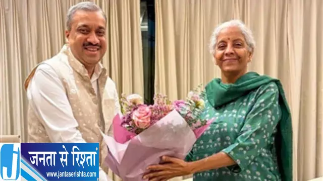 तीन दिवसीय दौरे पर सिंगापुर पहुंचीं वित्त मंत्री निर्मला सीतारमण तीन दिवसीय दौरे पर सिंगापुर पहुंचीं वित्त मंत्री निर्मला सीतारमण