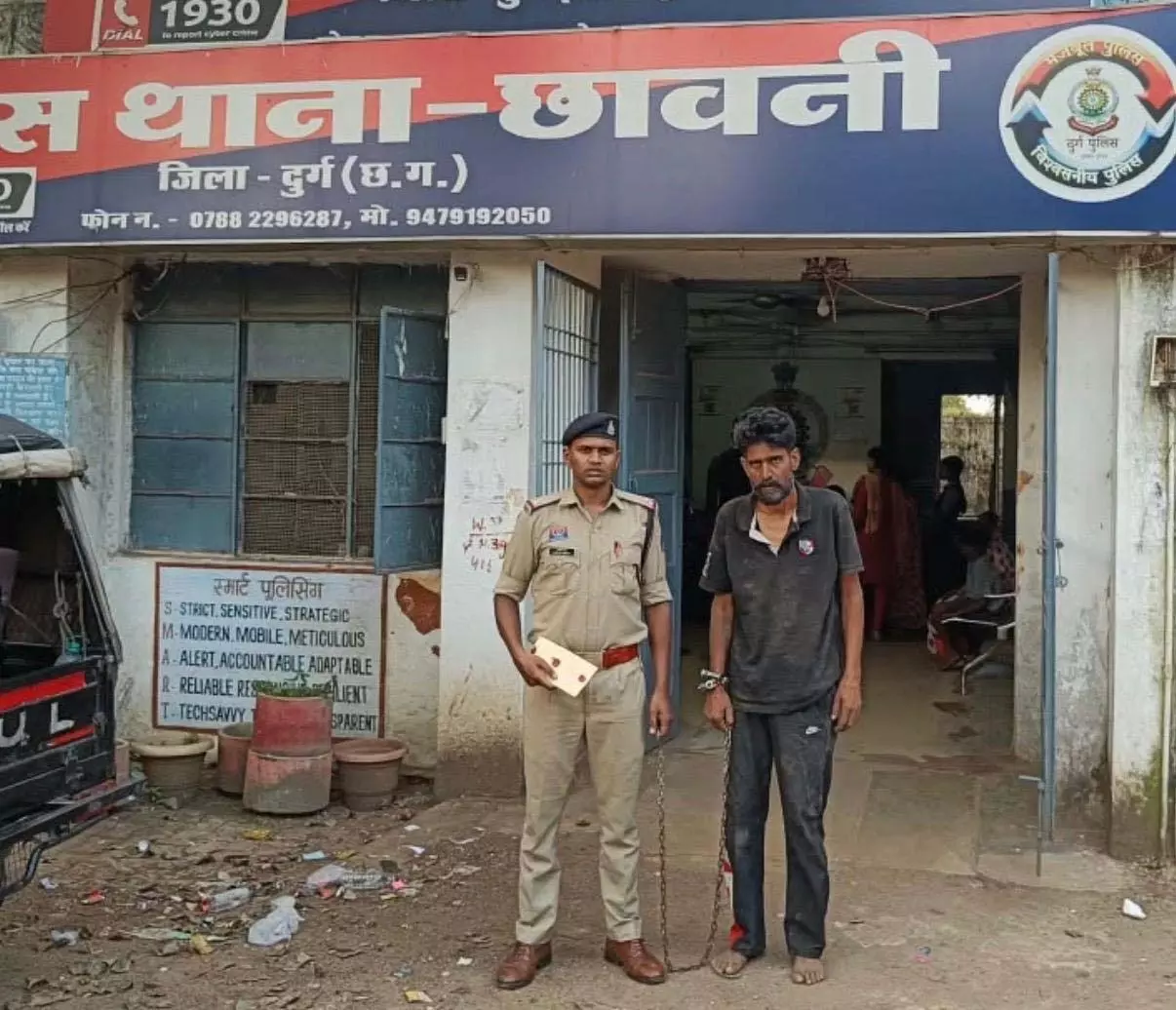 दुर्ग में चिट्टा-हेरोइन बेचते पंजाब का युवक गिरफ्तार दुर्ग में चिट्टा-हेरोइन बेचते पंजाब का युवक गिरफ्तार