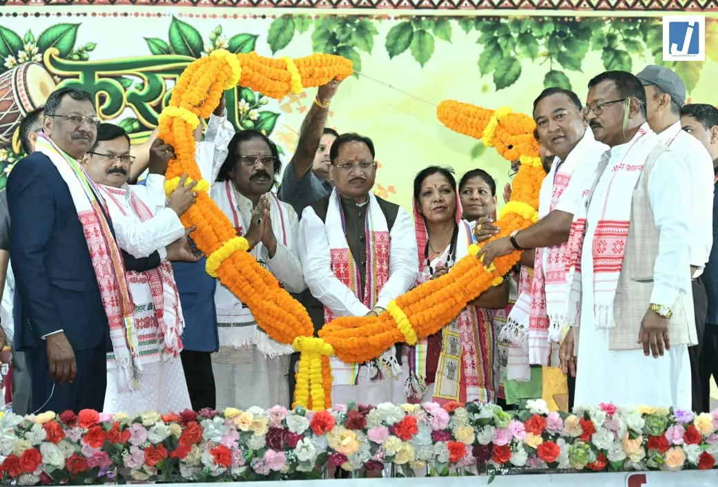 CM साय ने कंवर समाज को दी बड़ी सौगात CM साय ने कंवर समाज को दी बड़ी सौगात