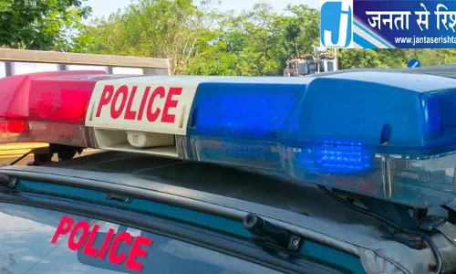विरोध प्रदर्शन से पहले कांग्रेस नेताओं के घर पहुंची पुलिस