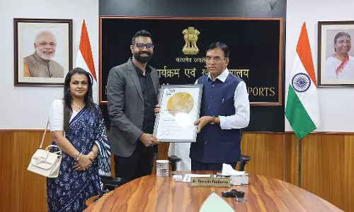 ठाणे के ‘साइकिल मेयर’ चिराग शाह को केंद्रीय मंत्री मनसुख मांडविया ने किया सम्मानित ठाणे के ‘साइकिल मेयर’ चिराग शाह को केंद्रीय मंत्री मनसुख मांडविया ने किया सम्मानित