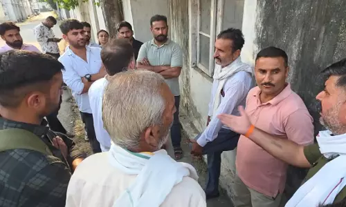 कठुआ फार्मा फैक्ट्री में गैस से मौत का मामला, परिवार में मातम कठुआ फार्मा फैक्ट्री में गैस से मौत का मामला, परिवार में मातम