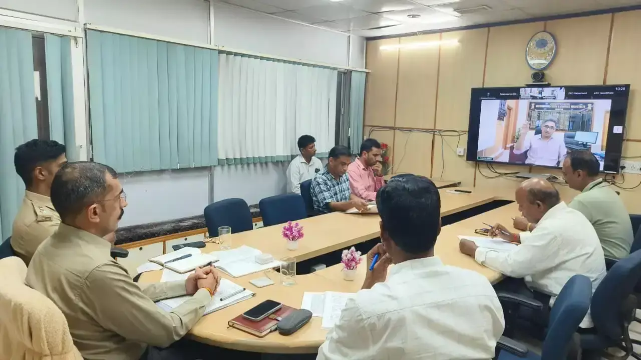 डूंगरपुर में पंचायत चुनाव की सुरक्षा पर मंथन, शस्त्र जमा कराने की समीक्षा डूंगरपुर में पंचायत चुनाव की सुरक्षा पर मंथन, शस्त्र जमा कराने की समीक्षा
