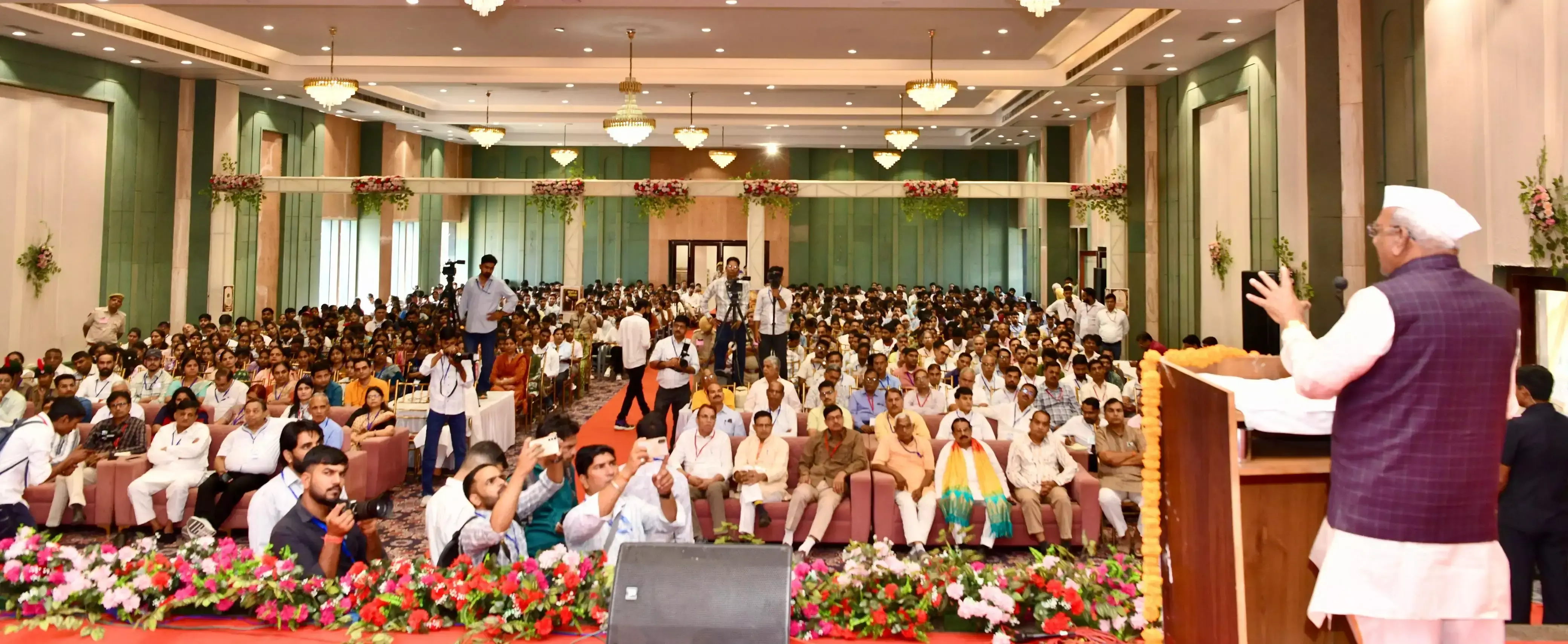 शेखावाटी की धरती ने देश को दिए वीर और उद्यमशील लोग: राज्यपाल शेखावाटी की धरती ने देश को दिए वीर और उद्यमशील लोग: राज्यपाल