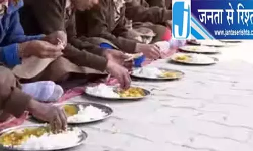 सूरवास में 36 से ज्यादा बच्चे बीमार, स्कूली भोजन पर सवाल
