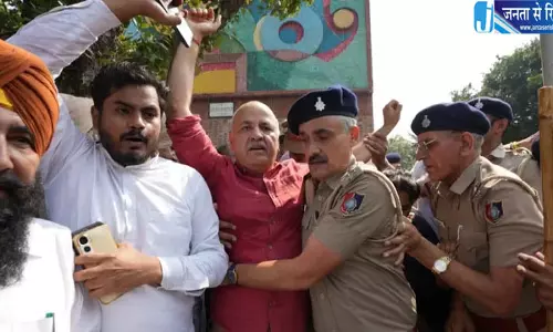 चंडीगढ़ में AAP का जोरदार प्रदर्शन, मुख्य चुनाव आयुक्त के इस्तीफे की मांग