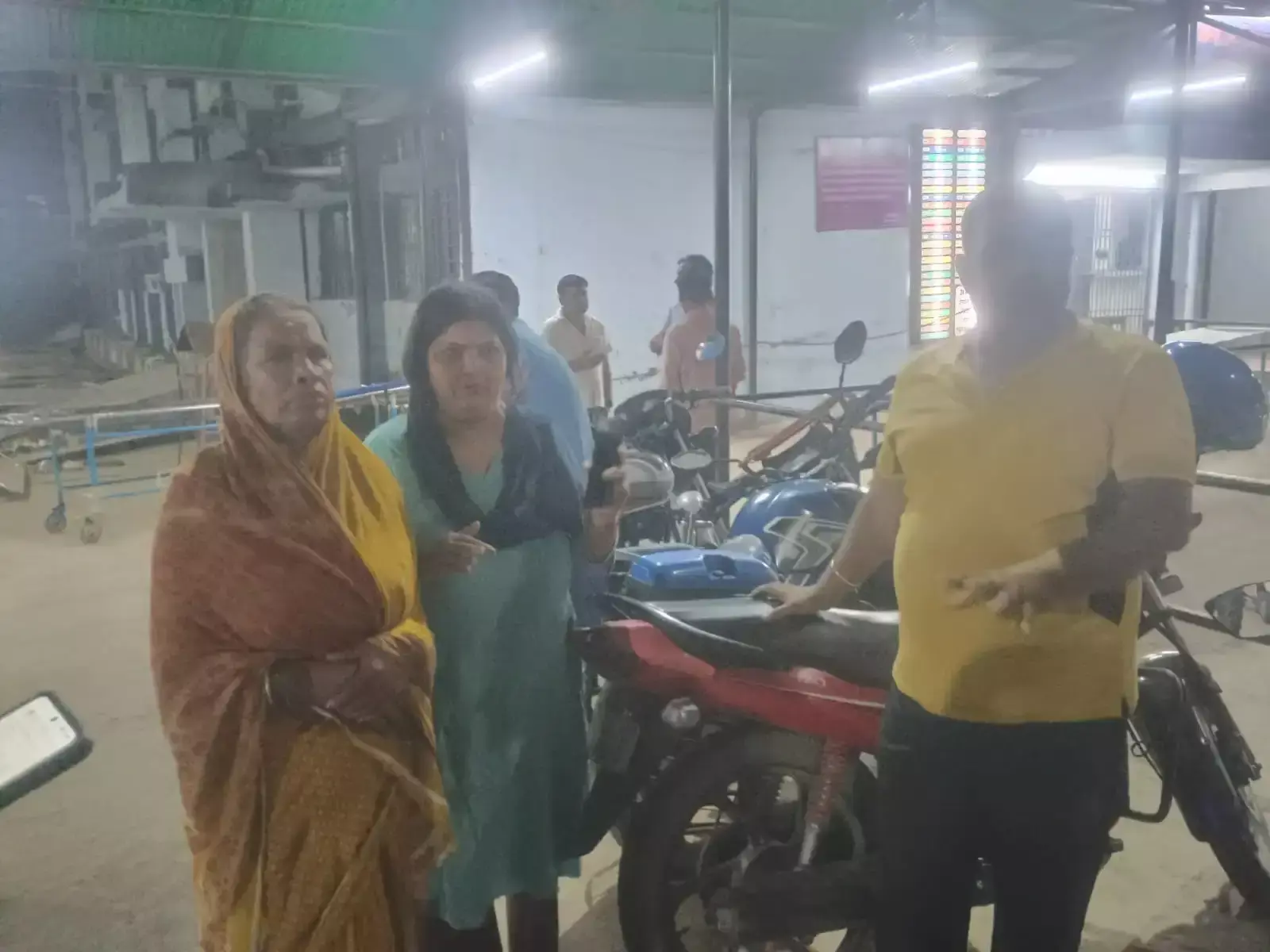 नाली बनाने को लेकर विवाद, धक्का लगने से महिला की मौत