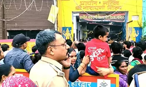 हरिद्वार में पितरों के तर्पण के लिए पहुंचे हजारों श्रद्धालु