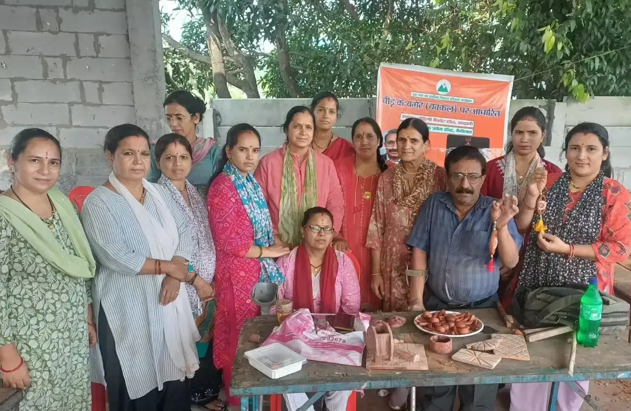 नए कलाकारों को बेगट कला में निपुण बना रहे जीवन जोशी नए कलाकारों को बेगट कला में निपुण बना रहे जीवन जोशी