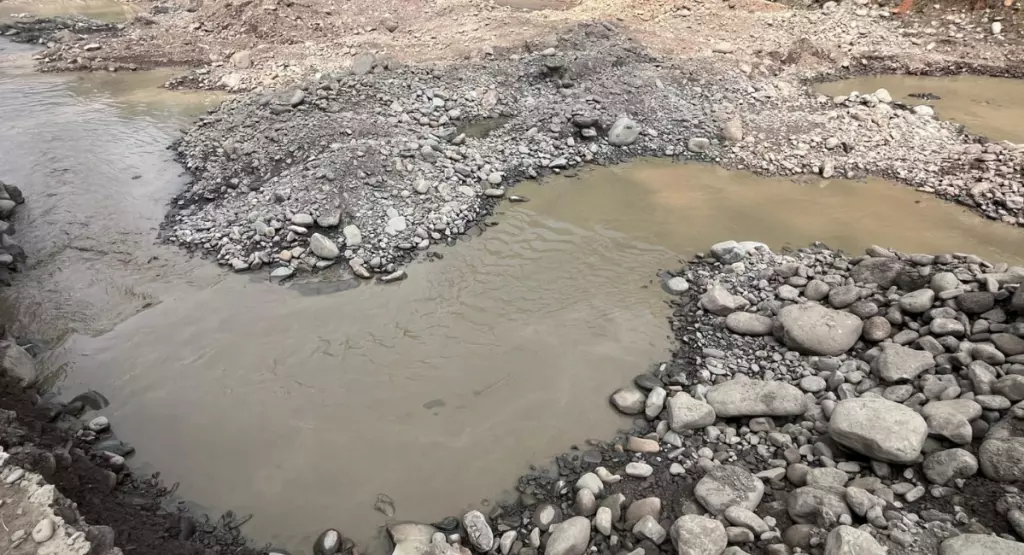 पर्यावरण रक्षा के लिए डियुंग नदी में खनन बंद करने की मांग, ग्रामीण अड़े पर्यावरण रक्षा के लिए डियुंग नदी में खनन बंद करने की मांग, ग्रामीण अड़े