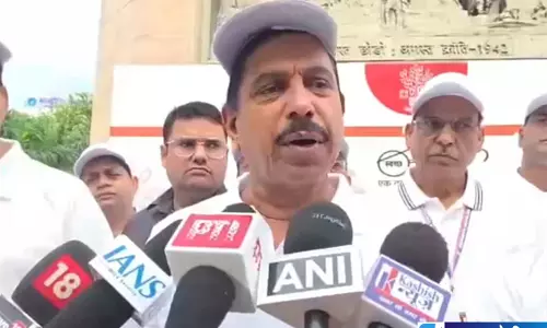 विपक्ष के विरोध प्रदर्शन पर केंद्रीय मंत्री प्रह्लाद जोशी का हमला विपक्ष के विरोध प्रदर्शन पर केंद्रीय मंत्री प्रह्लाद जोशी का हमला