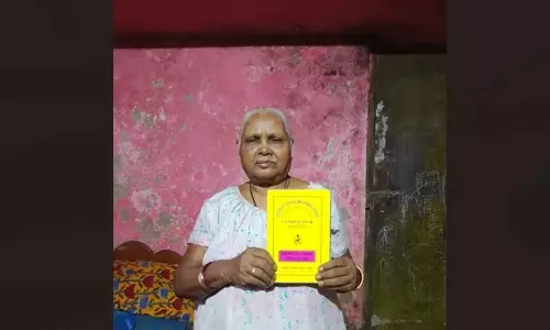 सरकारी रिकॉर्ड में जिंदा महिला को बताया मृत, दो साल से बंद विधवा पेंशन सरकारी रिकॉर्ड में जिंदा महिला को बताया मृत, दो साल से बंद विधवा पेंशन