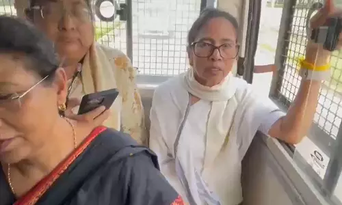 दिल्ली में TMC का प्रदर्शन पुलिस कार्रवाई पर भड़की पार्टी दिल्ली में TMC का प्रदर्शन पुलिस कार्रवाई पर भड़की पार्टी