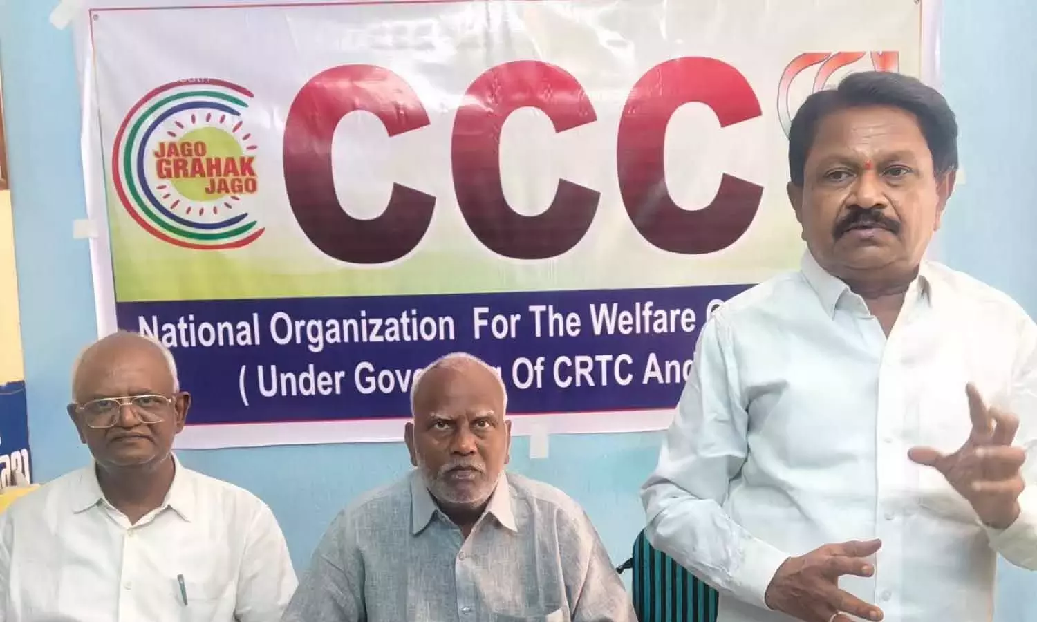 Telangana: लोगों से पटाखे खरीदते समय सावधानी बरतने को कहा गया है